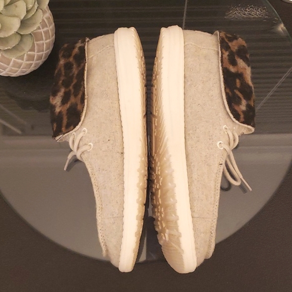 Hey Dude Lace Up Shoes Cream Cheetah Britt Faux Fur Trim Lace Up 8 Convertible - Picture 8 of 12